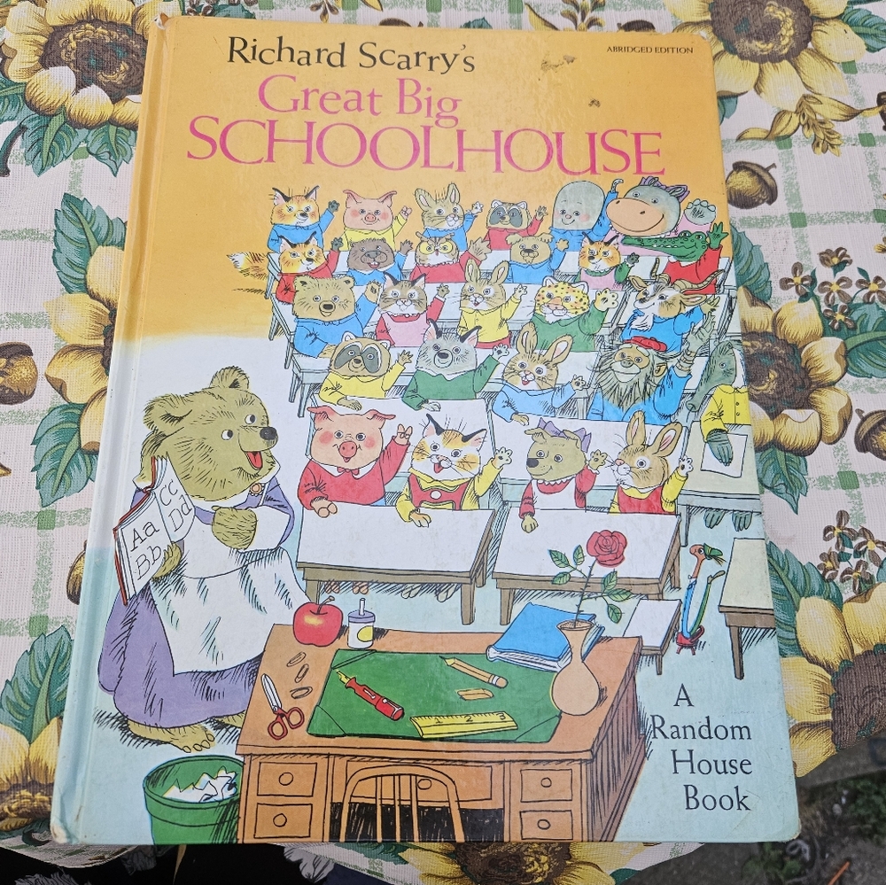 Richard Scarry's Great Big Schoolhouse Book